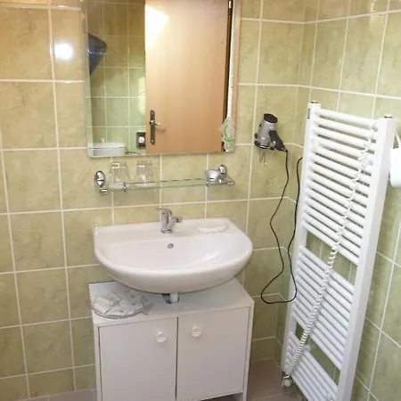 Pod Vodarenskou Vezi *