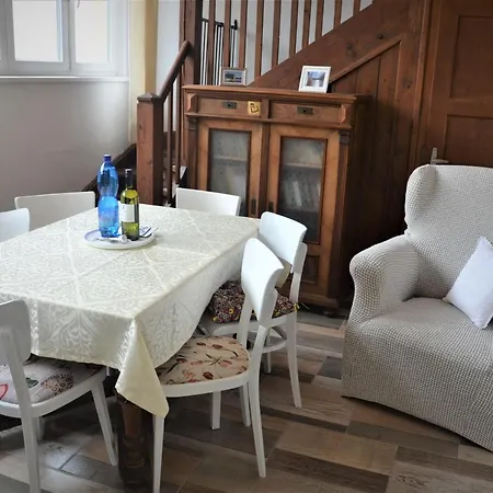 Pod Vodarenskou Vezi Apartment
